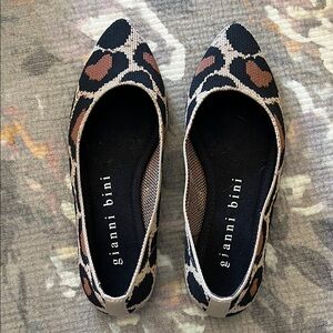 Gianni Bini Patterned Black and Brown Flats